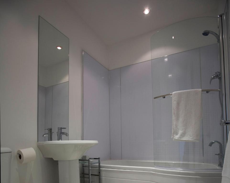 อเบอร์ดีน เซอร์วิส อพาร์ทเมนท์ - เดอะ ลอดจ์ Apartment แอเบอร์ดีน ภายนอก รูปภาพ